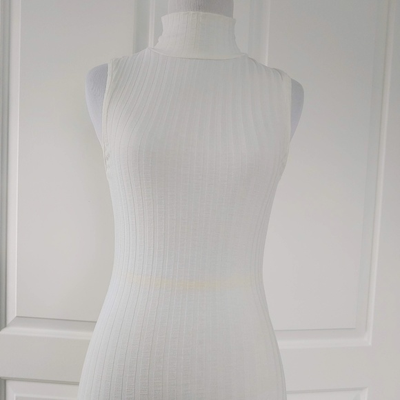 High Neck Tank Top - Picture 2 of 6